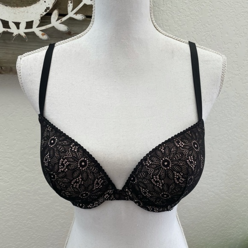 Victoria’s‎ Secret push up black lace size 34D